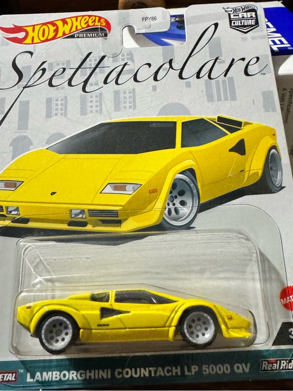 Hot Wheels Premium Spettacolare Lamborghini Countach LP 5000 QV - Yellow